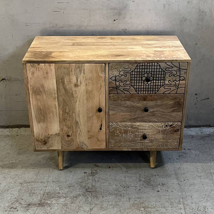 Munbdra cabinet