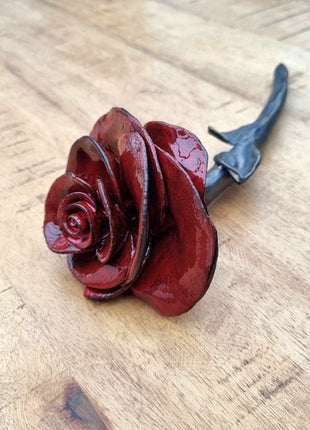 Roos - Keramiek - Handgemaakt Troostgeschenk Bij Overleiden - Rouw - Troost - Keramisch - Rozen - Geschenk - Verjaardag - 25 cm