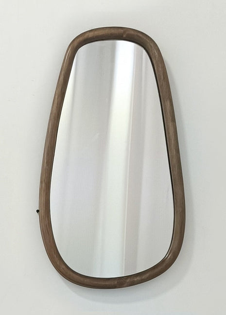 Organische spiegel houten lijst 33x59,5cm