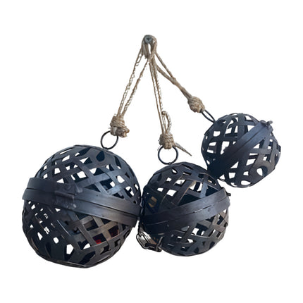 Chain ball round S/3