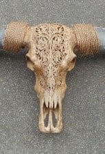 Longhoorn gegraveerd medium bruin